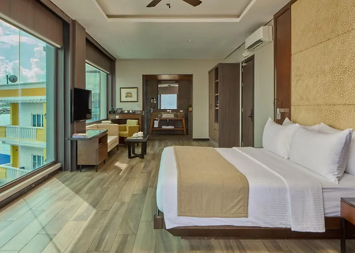 Two Seasons Coron Bayside Hotel