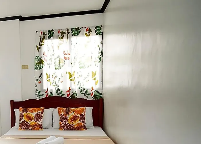 Amparo'S Tourist Inn